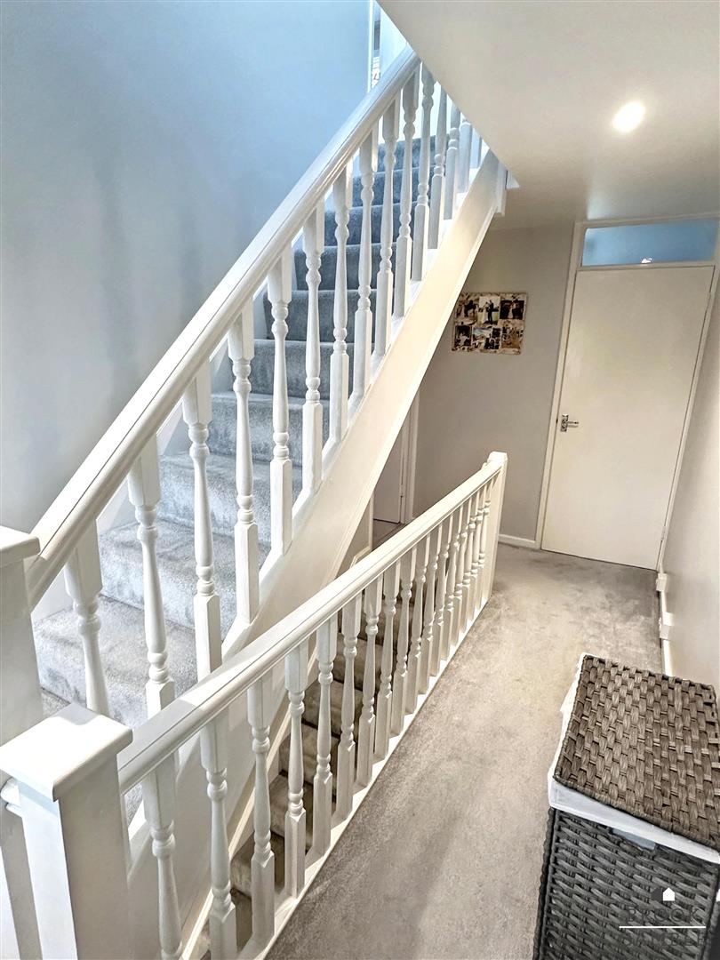 3 Bedroom House. Rockhurst Drive in Eastbourne, East Sussex 14